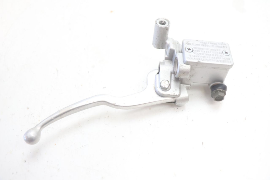 photo de BOMBA FRENO DELANTERO FYM SCOOTERONE 125 (2006 - 2008) - Primer plano técnico