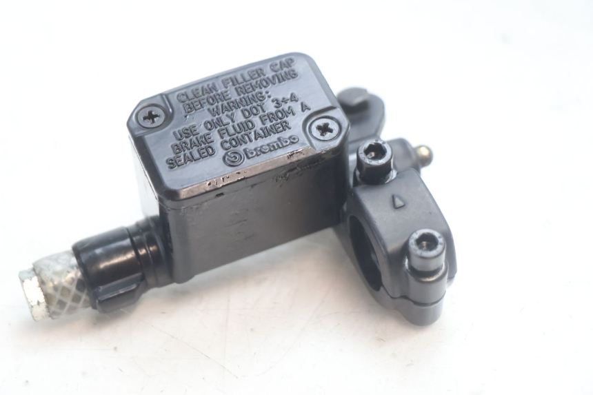 photo de BOMBA FRENO DELANTERO YAMAHA SLIDER 50 (1999 - 2004) - Otra perspectiva