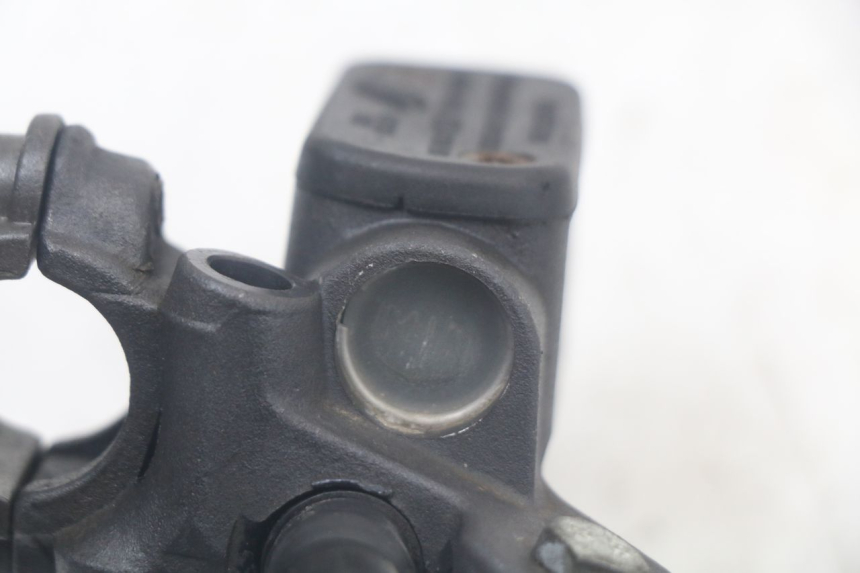 photo de CILINDRO MAESTRO DELANTERO PEUGEOT SPEEDFIGHT 100 (1997 - 2007) - Vista general del producto