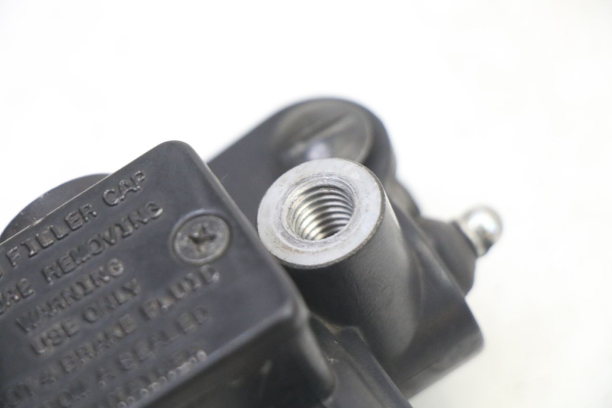 photo de BOMBA FRENO DELANTERO APRILIA SR 2T 50 (2018 - 2022) - Otra perspectiva