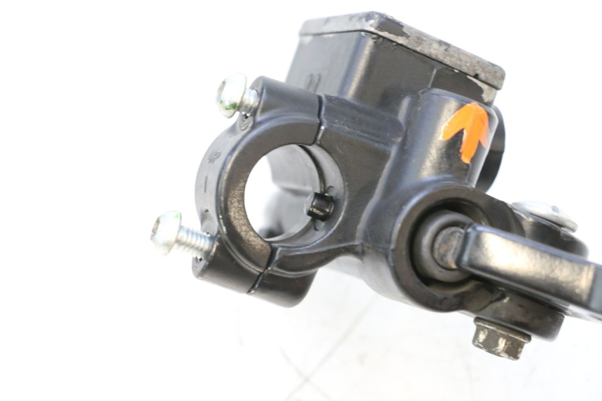 photo de BOMBA FRENO DELANTERO APRILIA SR MOTARD 50 (2012 - 2018) - Detalles de los puntos de fijación
