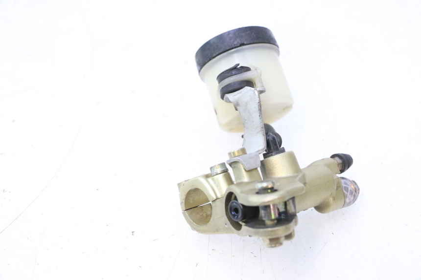 photo de BOMBA FRENO DELANTERO DUCATI SS IE DS CARENEE 1000 (2002 - 2006) - Detalles de los puntos de fijación