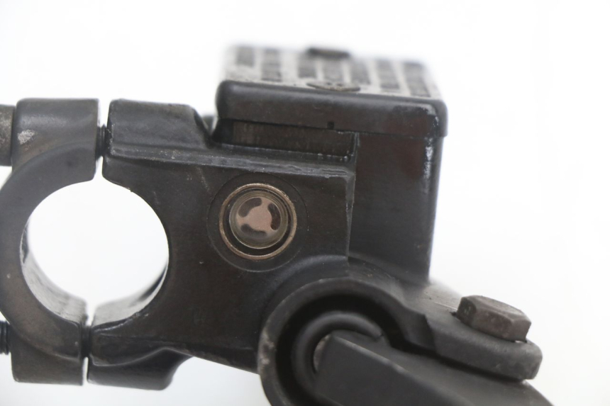 photo de BOMBA FRENO DELANTERO PEUGEOT STREETZONE 2T 50 (2014 - 2019) - Primer plano técnico