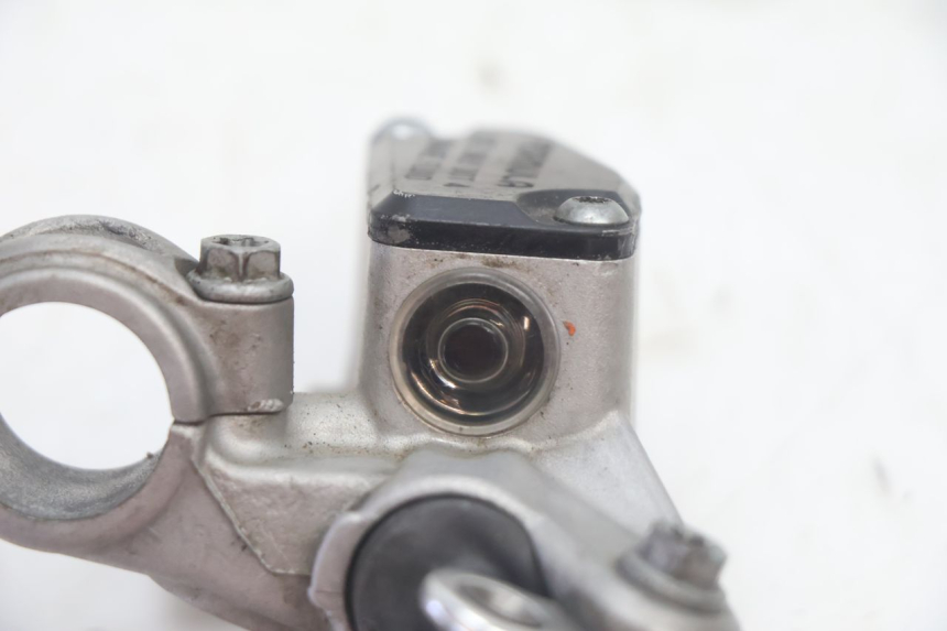 photo de BOMBA FRENO DELANTERO KTM SX 85 (2018 - 2024) - Detalles de los puntos de fijación