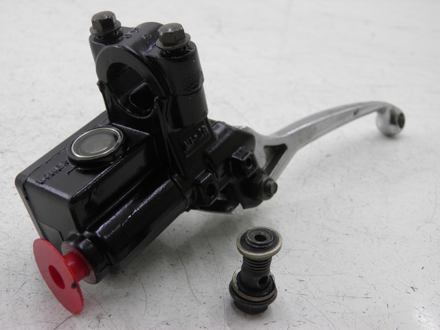 photo de BOMBA FRENO DELANTERO TNT MOTOR ROMA 10' 4T 50 (2007 - 2018) - Otra perspectiva