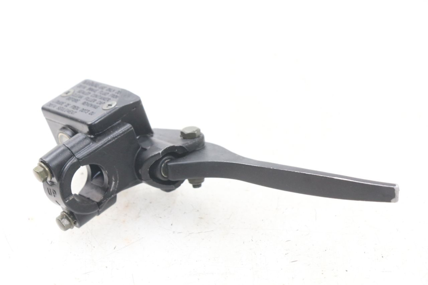 photo de BOMBA FRENO DELANTERO BAOTIAN TRAVEL SPIRIT 50 (2010 - 2012) - Primer plano técnico