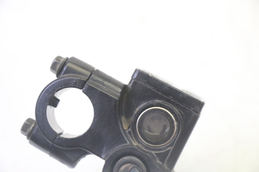 photo de BOMBA FRENO DELANTERO PEUGEOT TWEET PRO CARGO 50 (2018 - 2022) - Primer plano técnico