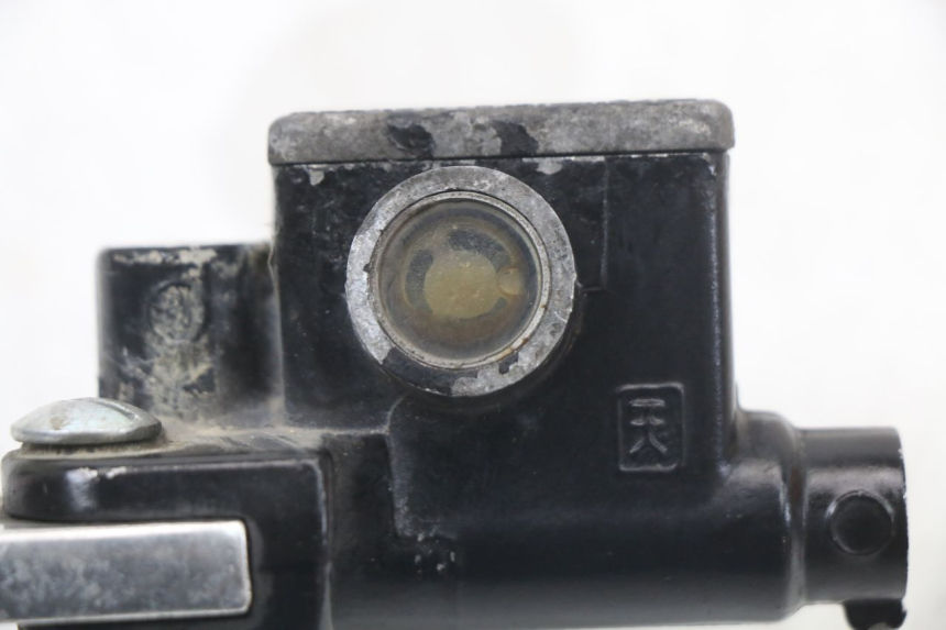 photo de BOMBA FRENO DELANTERO PIAGGIO TYPHOON 50 (2000 - 2009) - Estado de la superficie y material