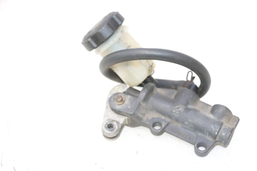 photo de BOMBA FRENO DELANTERO PIAGGIO TYPHOON 50 (2000 - 2009) - Primer plano técnico