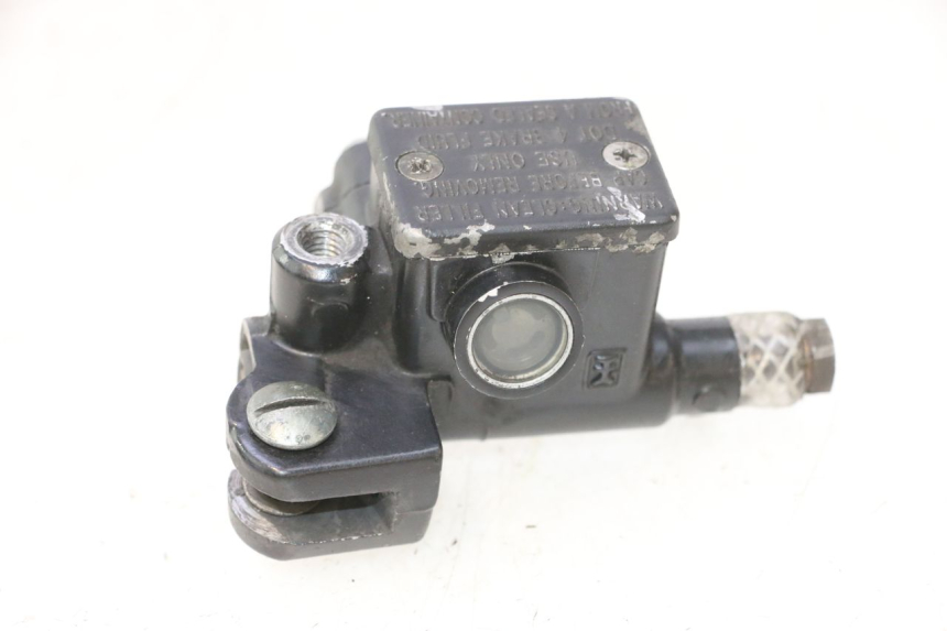 photo de CILINDRO MAESTRO DELANTERO PIAGGIO VESPA LX 2T 50 (2005 - 2013) - Primer plano técnico