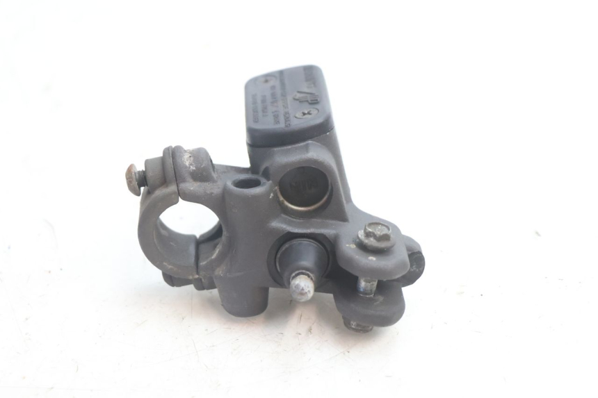 photo de CILINDRO MAESTRO DELANTERO PEUGEOT VIVACITY 50 (2004 - 2009) - Otra perspectiva
