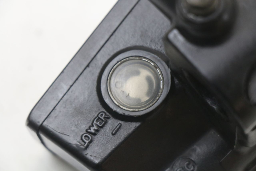 photo de BOMBA FRENO DELANTERO SUZUKI VL INTRUDER 125 (2004 - 2007) - Detalles de los puntos de fijación