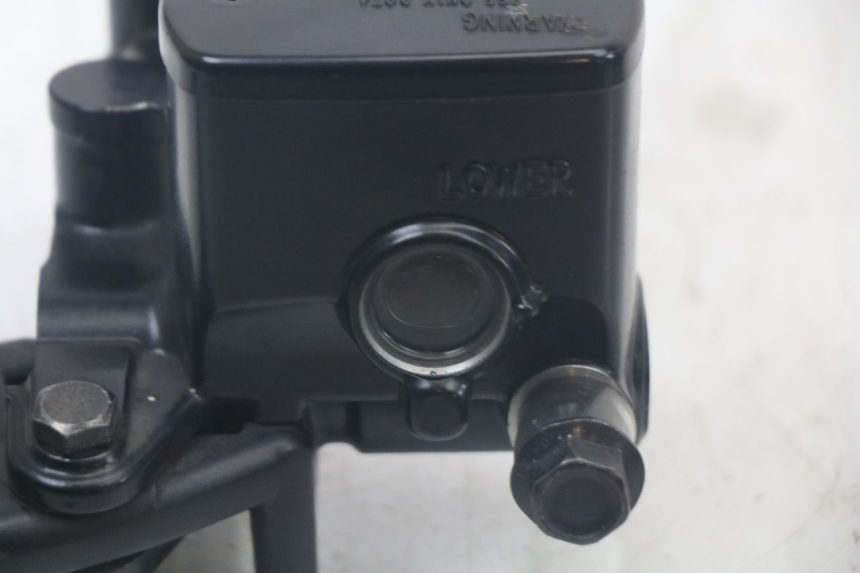 photo de CILINDRO MAESTRO DELANTERO YAMAHA XMAX X-MAX ABS 125 (2017 - 2020) - Vista general del producto