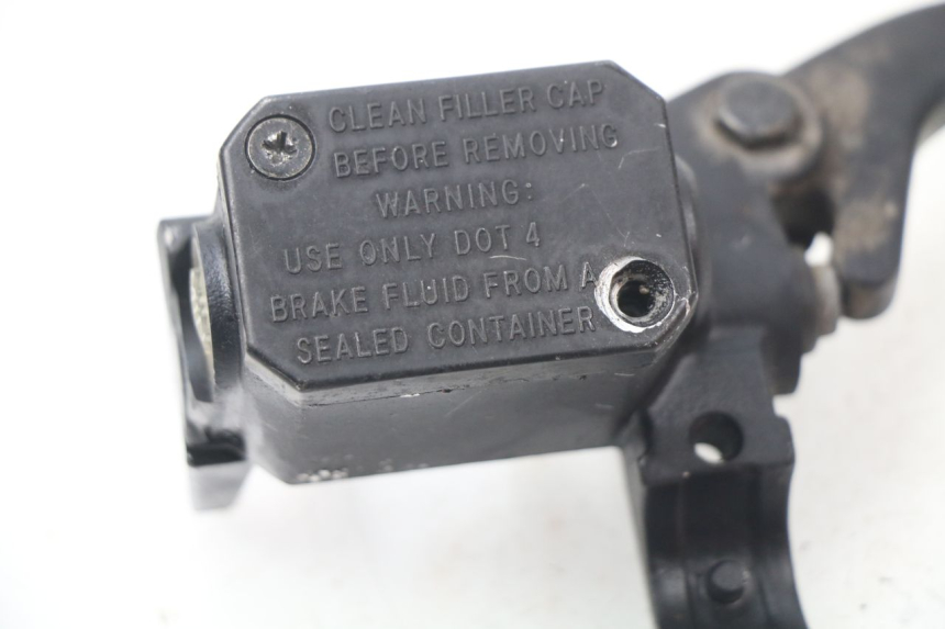 photo de CILINDRO MAESTRO DELANTERO YAMAHA XMAX X-MAX 125 (2006 - 2009) - Vista general del producto