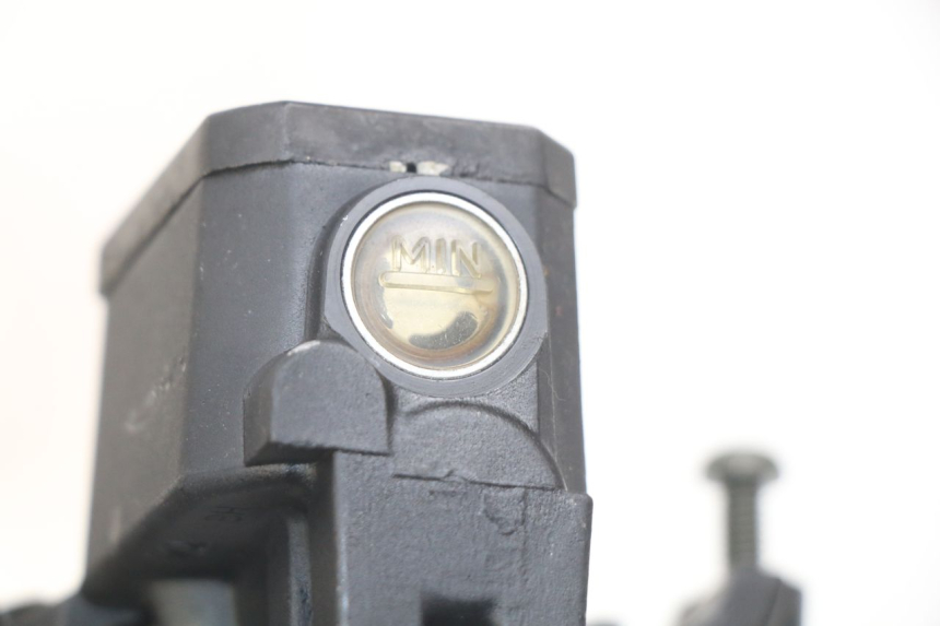 photo de CILINDRO MAESTRO DELANTERO YAMAHA XMAX X-MAX 125 (2006 - 2009) - Detalle de la pieza