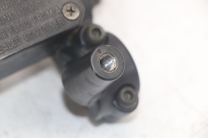 photo de CILINDRO MAESTRO DELANTERO YAMAHA XMAX X-MAX 125 (2006 - 2009) - Zoom estado de uso