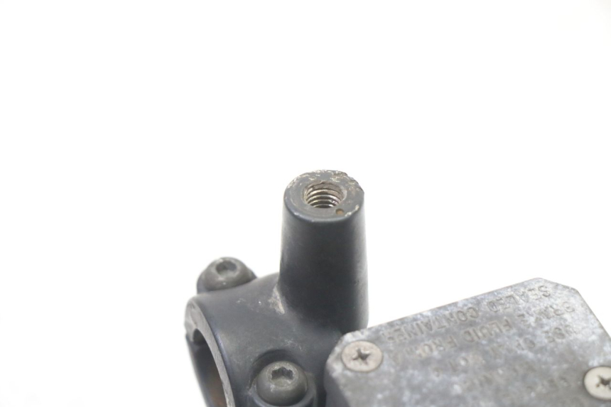 photo de CILINDRO MAESTRO DELANTERO YAMAHA XMAX X-MAX 125 (2006 - 2009) - Detalle de la pieza