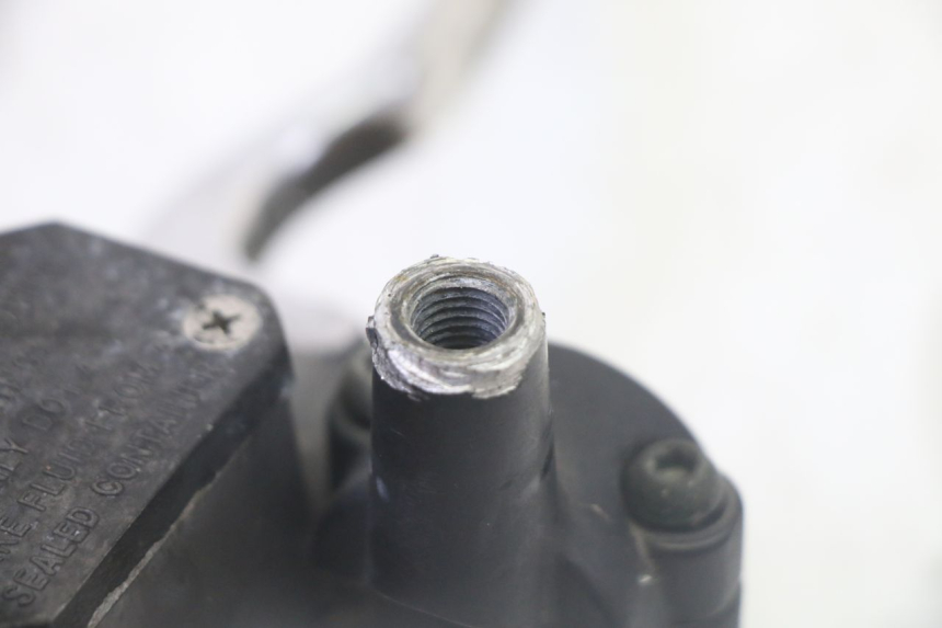 photo de CILINDRO MAESTRO DELANTERO YAMAHA X-MAX XMAX 125 (2010 - 2013) - Zoom estado de uso