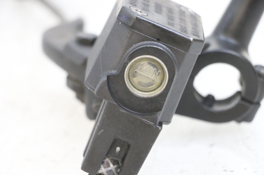 photo de CILINDRO MAESTRO DELANTERO YAMAHA X-MAX XMAX 125 (2010 - 2013) - Otra perspectiva