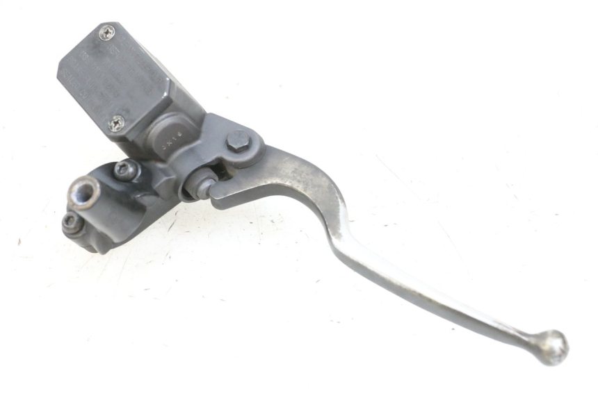 photo de CILINDRO MAESTRO DELANTERO YAMAHA X-MAX XMAX 125 (2010 - 2013) - Detalles de los puntos de fijación