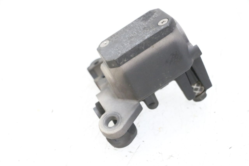 photo de CILINDRO MAESTRO DELANTERO YAMAHA X-MAX XMAX 125 (2010 - 2013) - Vista principal