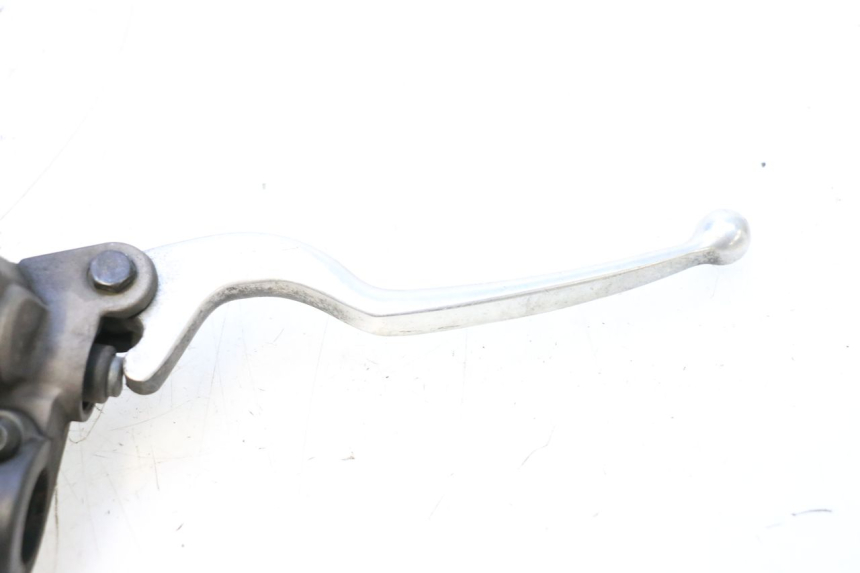 photo de CILINDRO MAESTRO DELANTERO YAMAHA X-MAX XMAX 125 (2010 - 2013) - Otra perspectiva