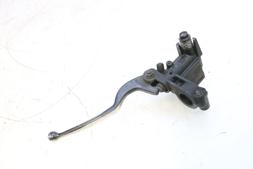 photo de CILINDRO MAESTRO DELANTERO YAMAHA X-MAX XMAX 125 (2010 - 2013) - Detalles de los puntos de fijación