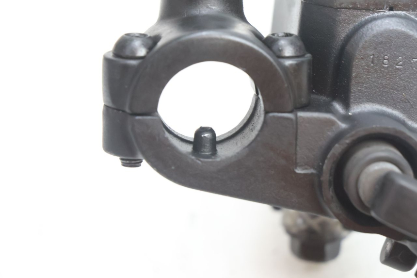 photo de CILINDRO MAESTRO DELANTERO YAMAHA X-MAX XMAX 125 (2010 - 2013) - Primer plano técnico