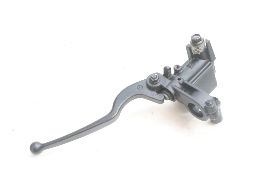 photo de CILINDRO MAESTRO DELANTERO YAMAHA X-MAX XMAX 125 (2010 - 2013) - Detalles de los puntos de fijación