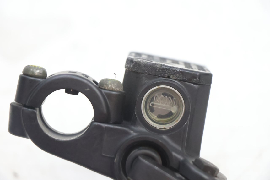 photo de BOMBA FRENO DELANTERO PIAGGIO X8 STREET 125 (2006 - 2007) - Detalles de los puntos de fijación