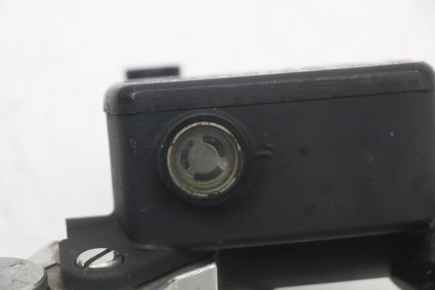 photo de Cilindro maestro delantero KYMCO XCITING 250 (2006 - 2009) - Vista general del producto