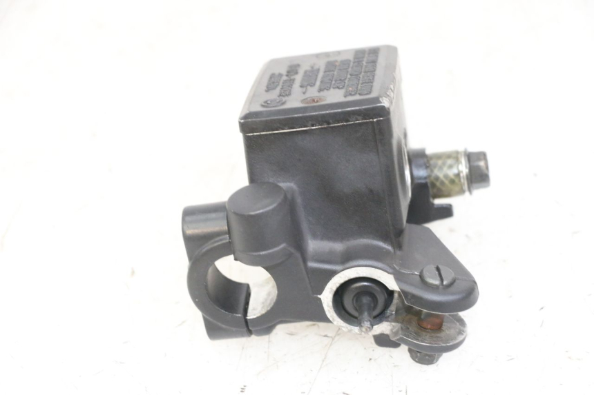 photo de BOMBA FRENO DELANTERO YAMAHA XJ6 ABS 600 (2008 - 2016) - Otra perspectiva