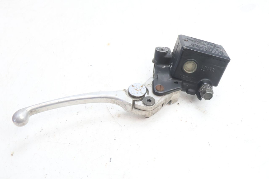 photo de BOMBA FRENO DELANTERO YAMAHA XJR 1300 (1998 - 2002) - Primer plano técnico