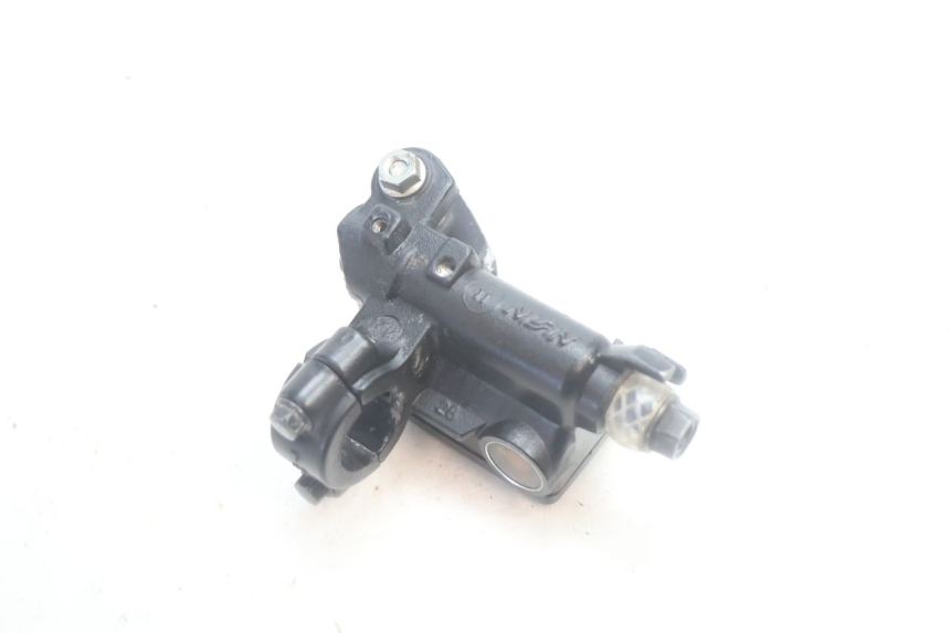 photo de BOMBA FRENO DELANTERO HONDA XLV VARADERO 125 (2007 - 2012) - Primer plano técnico