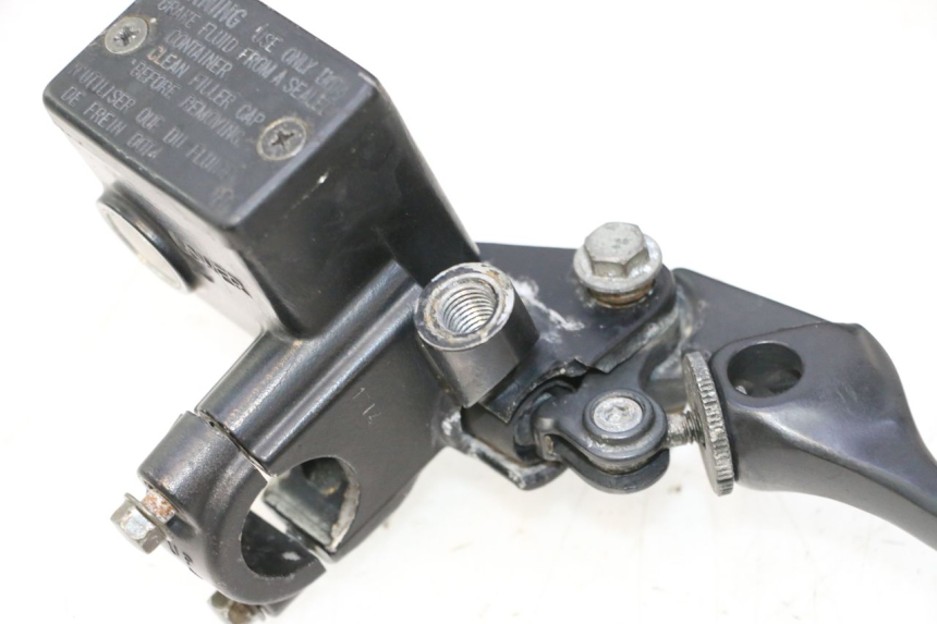 photo de BOMBA FRENO DELANTERO HONDA XRV AFRICA TWIN 750 (1990 - 1992) - Detalles de los puntos de fijación