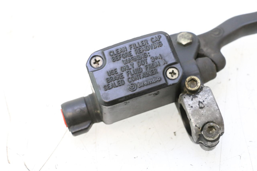 photo de CILINDRO MAESTRO DELANTERO YAMAHA YP MAJESTY 125 (1998 - 2001) - Detalle de la pieza