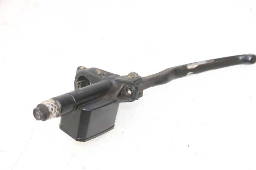 photo de CILINDRO MAESTRO DELANTERO YAMAHA YP MAJESTY 125 (1998 - 2001) - Primer plano técnico