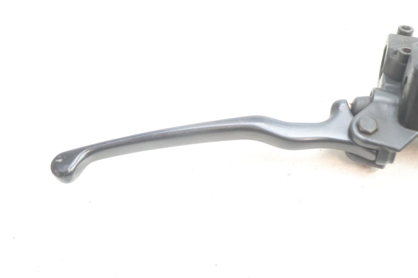 photo de CILINDRO MAESTRO DELANTERO YAMAHA YP MAJESTY 125 (2002 - 2006) - Primer plano técnico