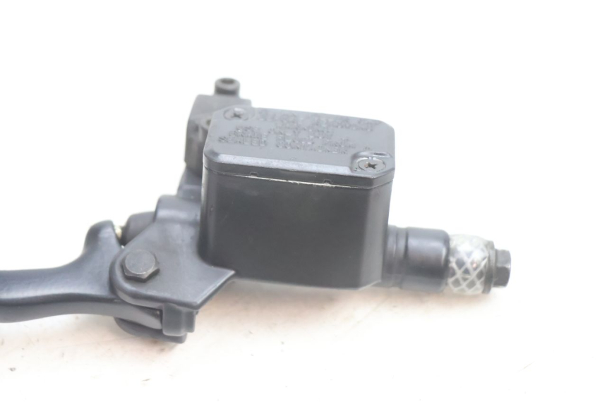 photo de CILINDRO MAESTRO DELANTERO YAMAHA YP MAJESTY 125 (2002 - 2006) - Vista general del producto
