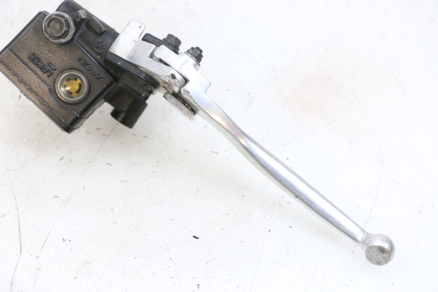 photo de BOMBA FRENO DELANTERO KAWASAKI ZR 7 750 (1999 - 2004) - Detalle de la pieza