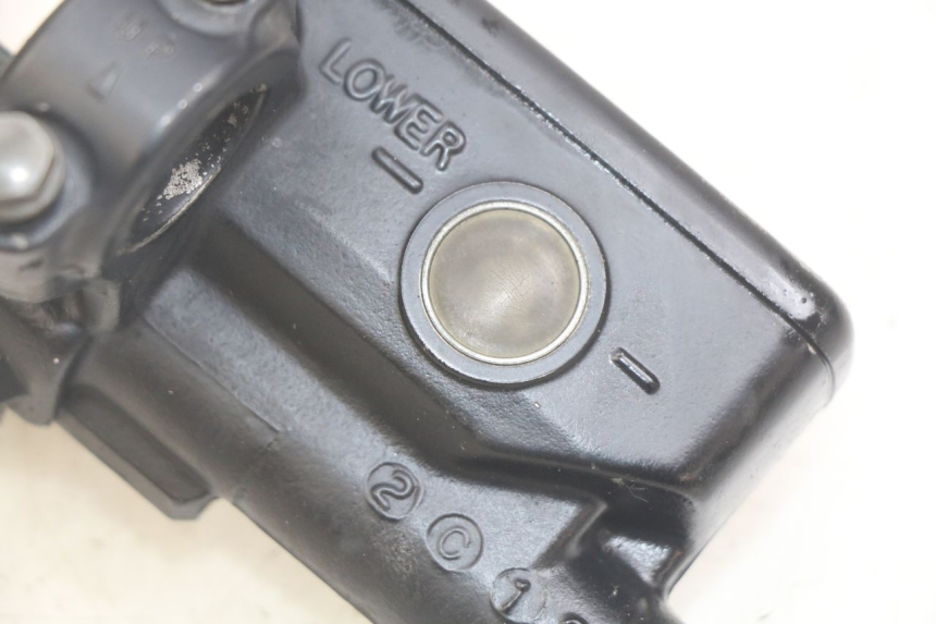 photo de CILINDRO MAESTRO DE EMBRAGUE HONDA CBR F SC25 1000 (1989 - 1992) - Otra perspectiva