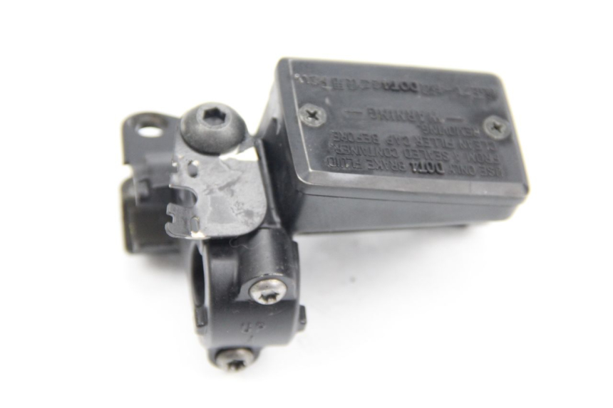 photo de CILINDRO MAESTRO EMBRAGUE YAMAHA FJR ABS 1300 (2006 - 2012) - Zoom estado de uso