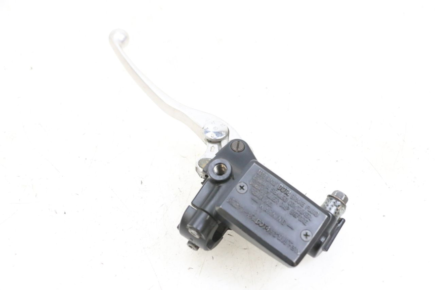 photo de CILINDRO MAESTRO EMBRAGUE YAMAHA FJR ABS 1300 (2006 - 2012) - Primer plano técnico