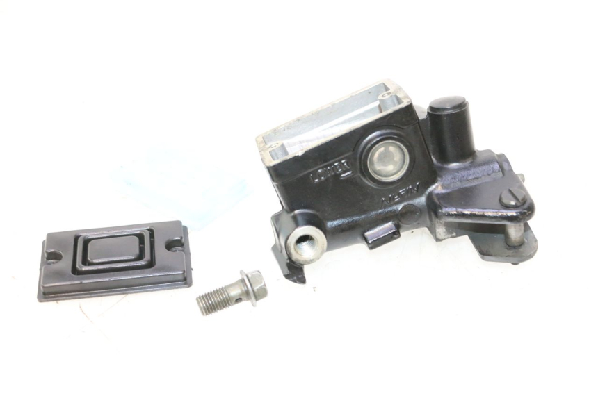 photo de BOMBA EMBRAGUE YAMAHA FJR 1300 (2001 - 2005) - Zoom sobre los componentes