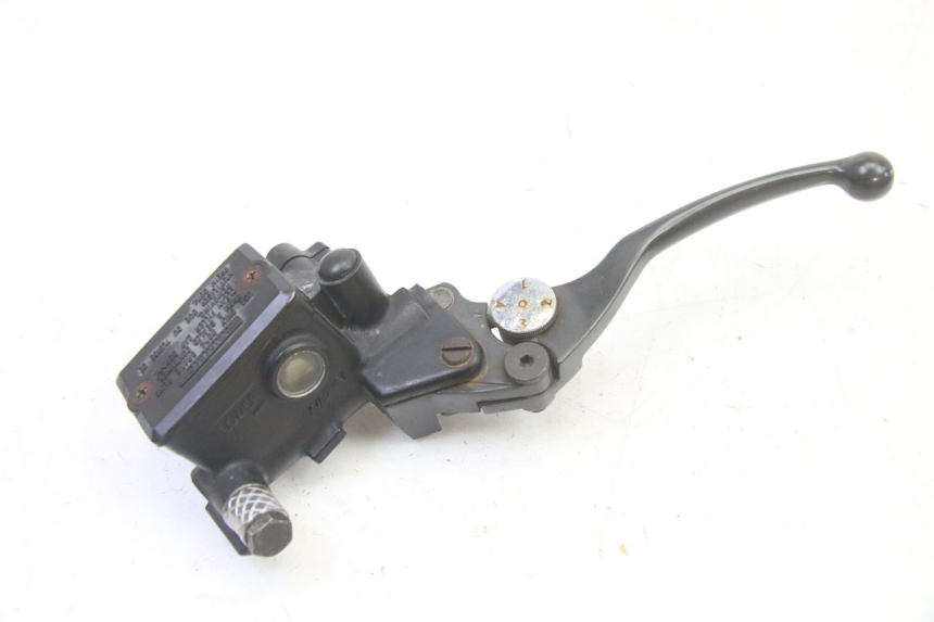 photo de BOMBA EMBRAGUE TRIUMPH SPRINT 900 (1995 - 1998) - Primer plano técnico