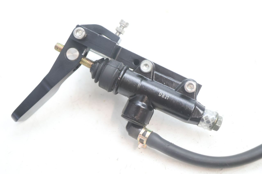 photo de BOMBA EMBRAGUE CAN-AM SPYDER RS 1000 (2008 - 2012) - Primer plano técnico