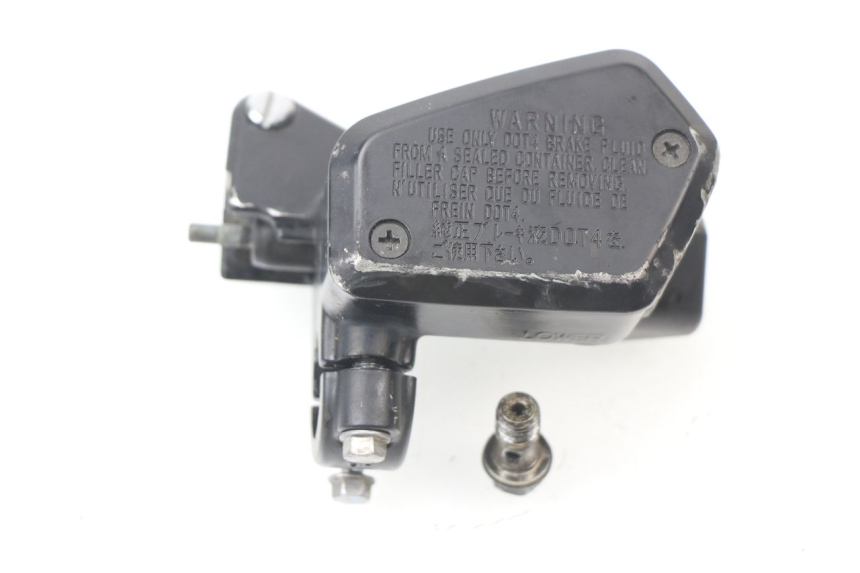 photo de BOMBA EMBRAGUE HONDA VFR F 1200 (2010 - 2015) - Primer plano técnico