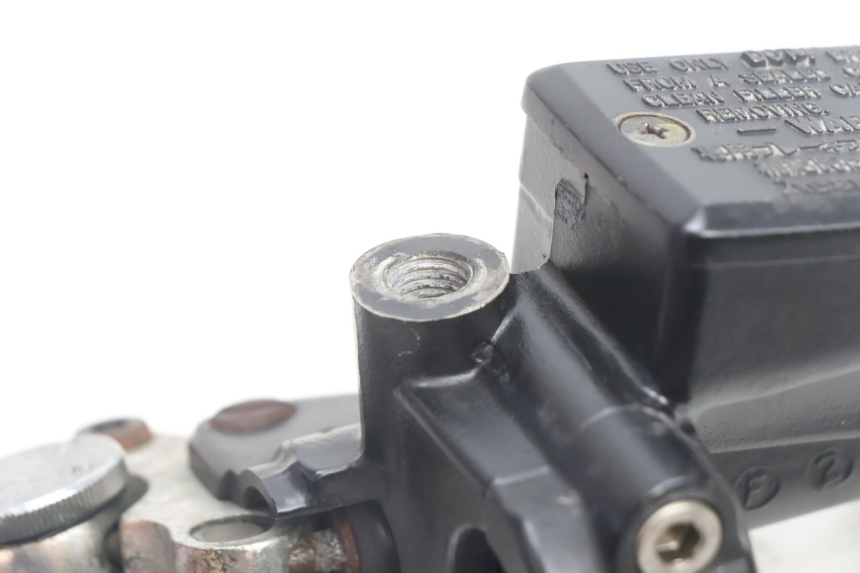 photo de BOMBA EMBRAGUE YAMAHA XJR 1300 (1998 - 2002) - Otra perspectiva