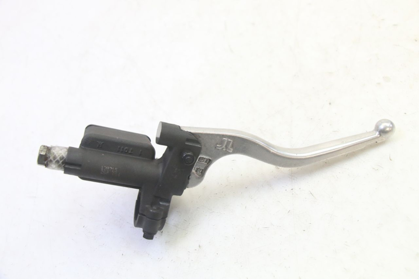 photo de BOMBA FRENO TRASERO QUADRO 4 4D 350 (2015 - 2018) - Detalles de los puntos de fijación