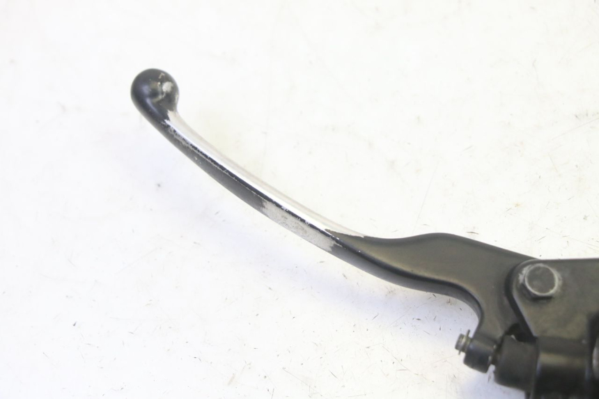 photo de BOMBA FRENO TRASERO ADIVA AD3 300 (2014 - 2020) - Primer plano técnico